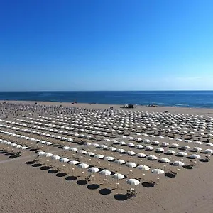 https://albatross-mobile-homes-on-camping-mare-e-pineta.emilia-romagnahotels.net